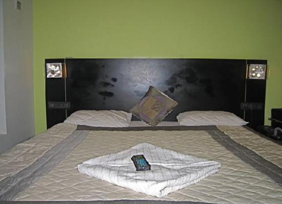 Hotel T.A.P. Gold Crest Bangalore Room photo