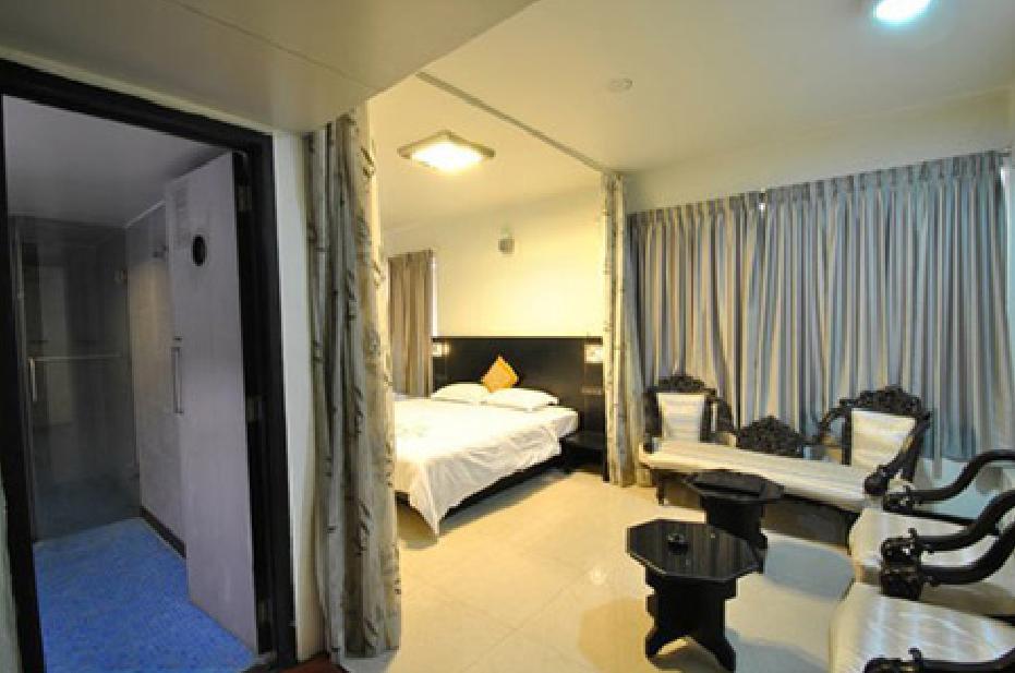 Hotel T.A.P. Gold Crest Bangalore Room photo